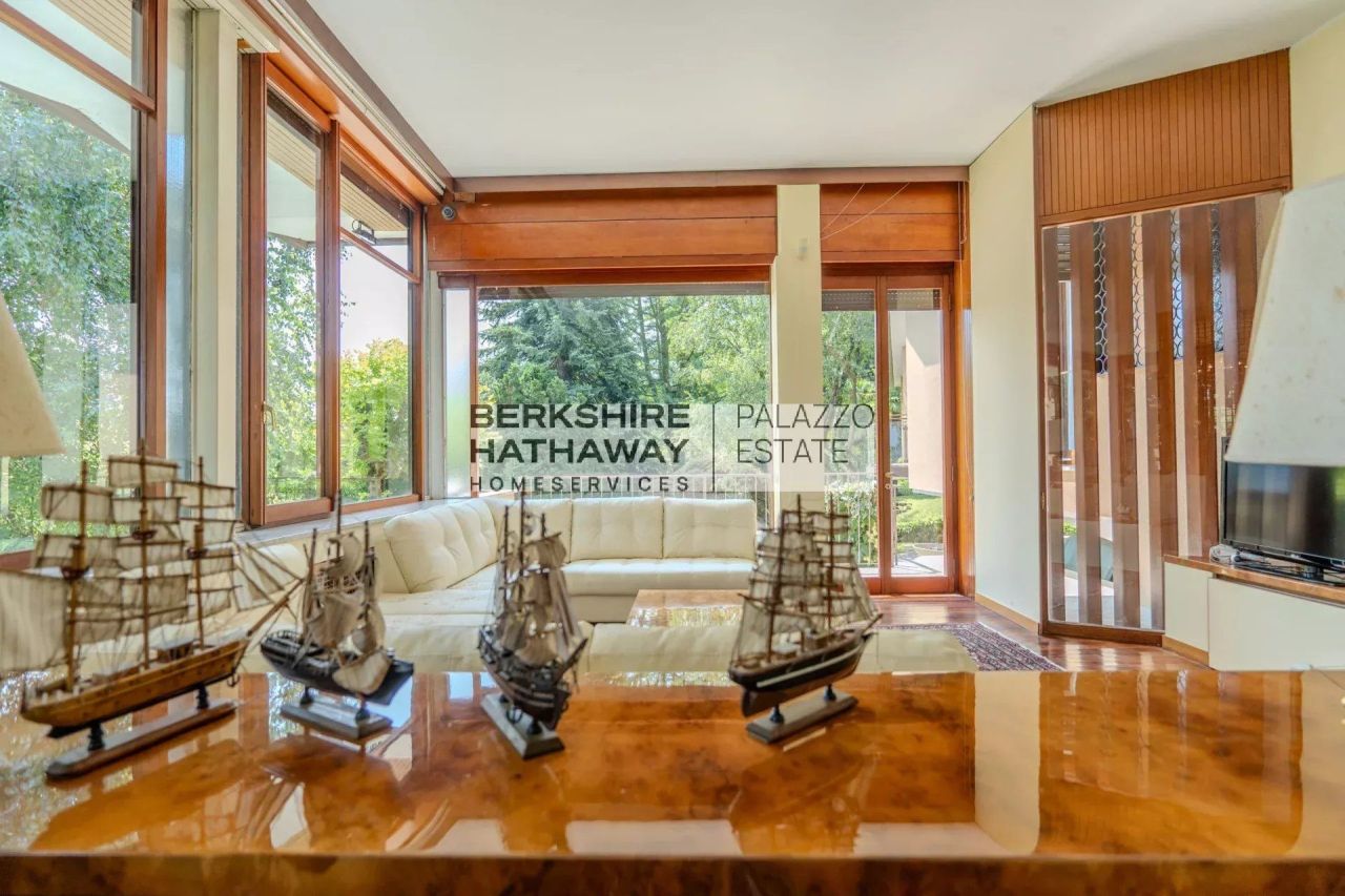 Вилла в Мейне, Италия, 470 м² - фото 4