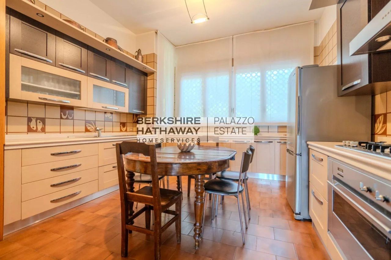 Вилла в Мейне, Италия, 470 м² - фото 15