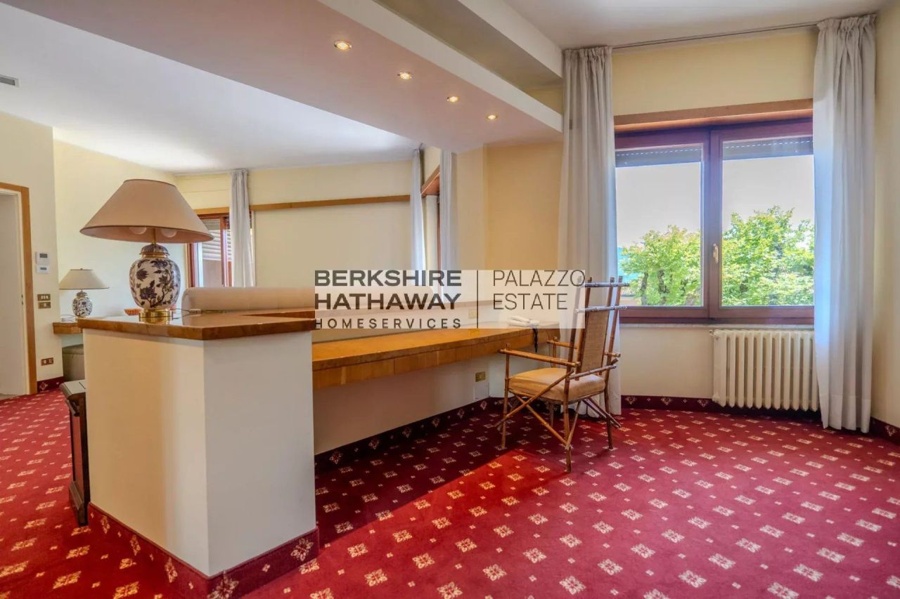 Вилла в Мейне, Италия, 470 м² - фото 16