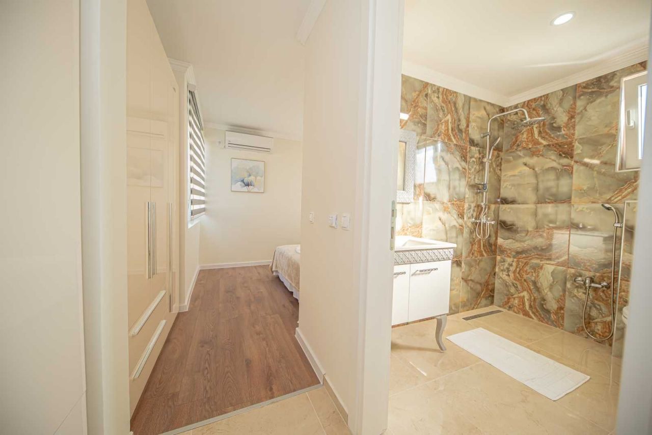 Отель, гостиница в Баре, Черногория, 700 м² - фото 9