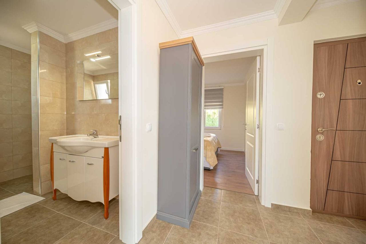 Отель, гостиница в Баре, Черногория, 700 м² - фото 12