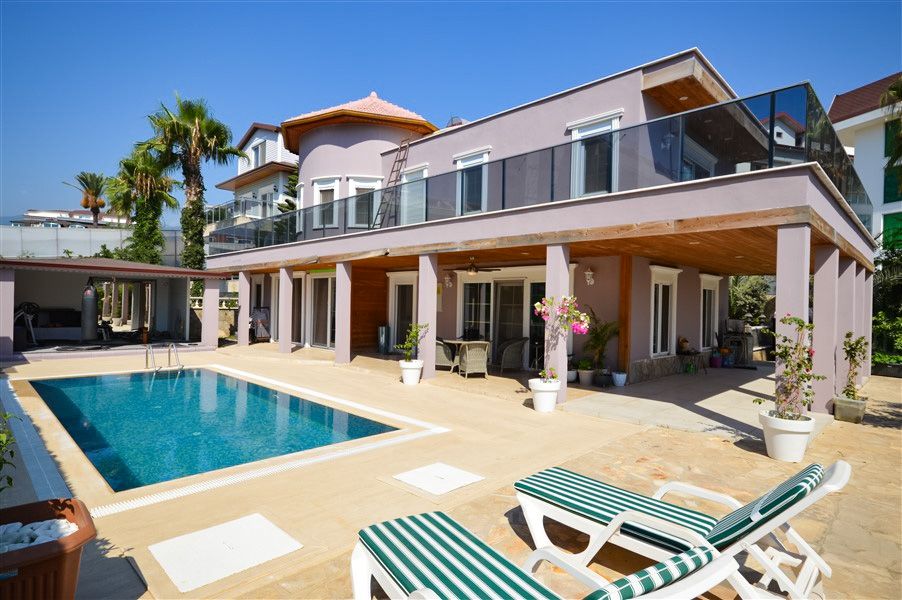 Вилла в Кестеле, Турция, 300 м² - фото 1