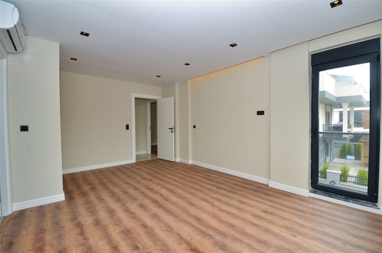 Вилла в Ларе, Турция, 240 м² - фото 2