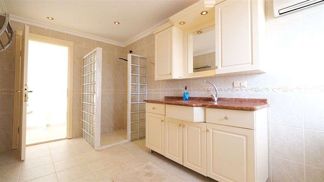 Вилла в Кестеле, Турция, 230 м² - фото 12