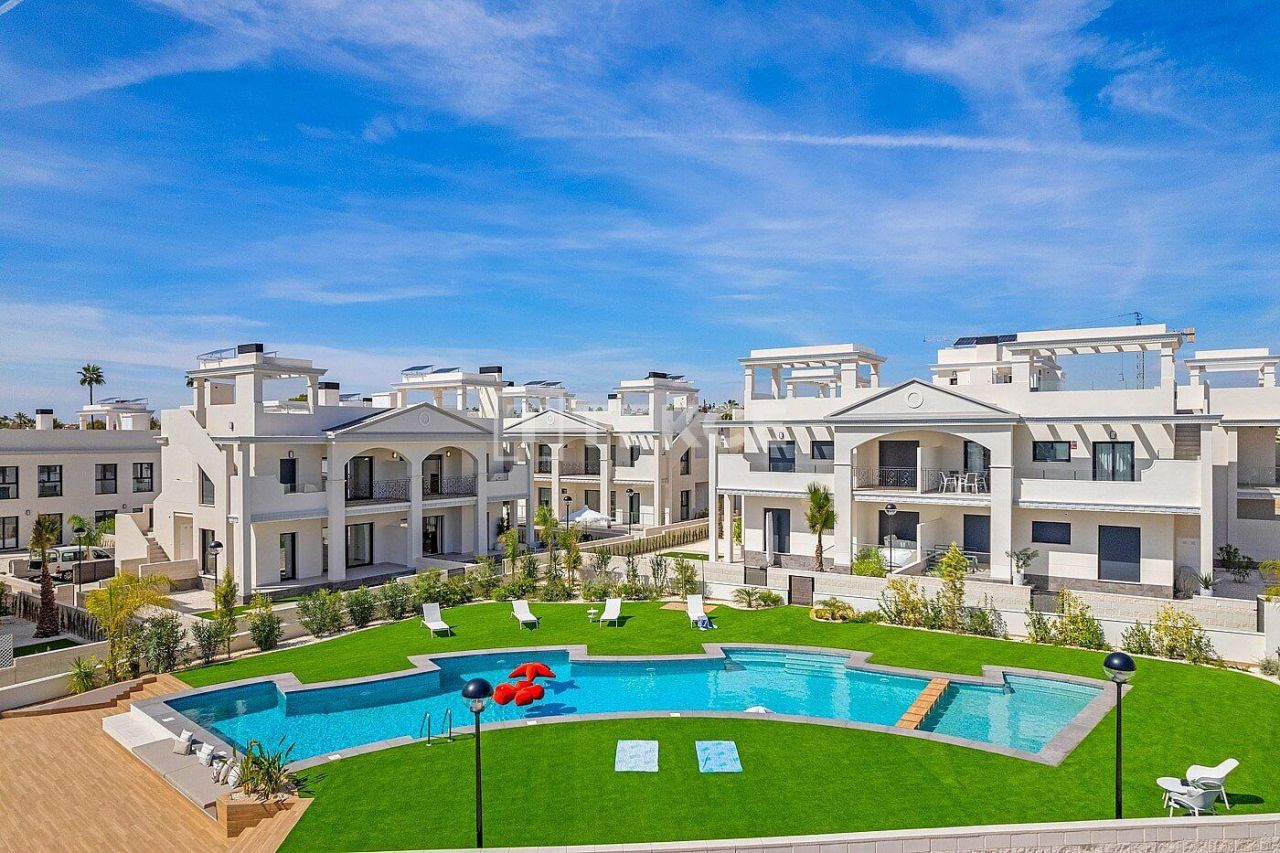 Апартаменты в Рохалесе, Испания, 83 м² - фото 1
