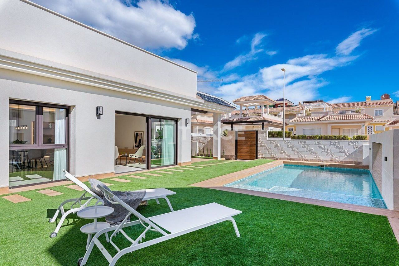 Вилла в Рохалесе, Испания, 324 м² - фото 5