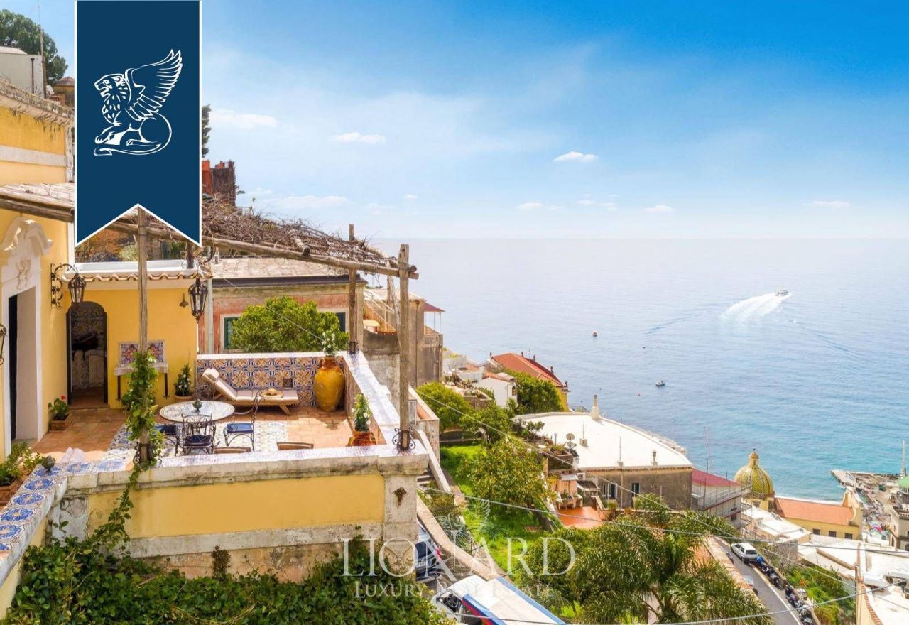 Апартаменты в Салерно, Италия, 195 м² - фото 2