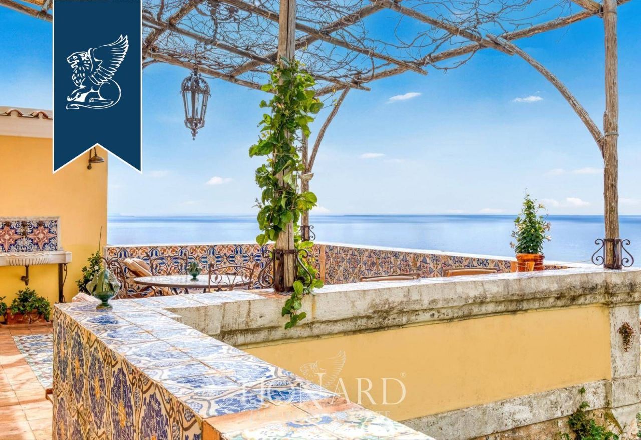 Апартаменты в Салерно, Италия, 195 м² - фото 3