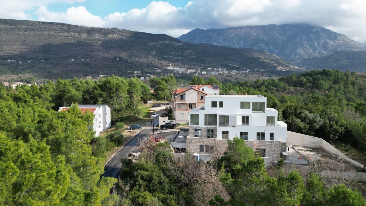 Квартира в Тивате, Черногория, 90 м² - фото 6