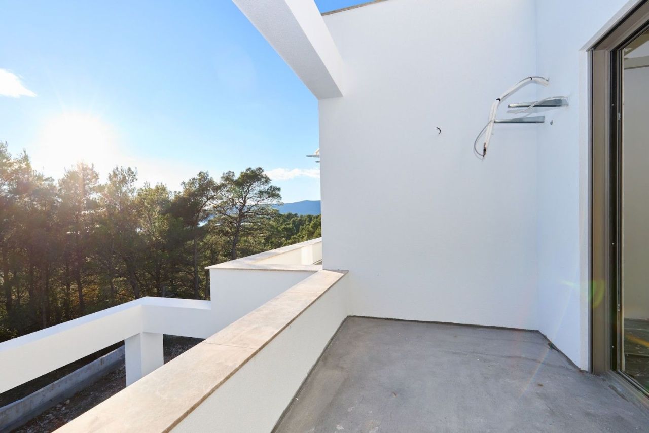 Квартира в Тивате, Черногория, 90 м² - фото 10