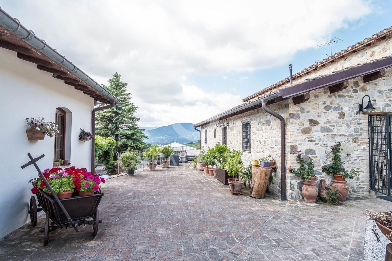 Дом в Умбертиде, Италия, 1 029.6 м² - фото 7