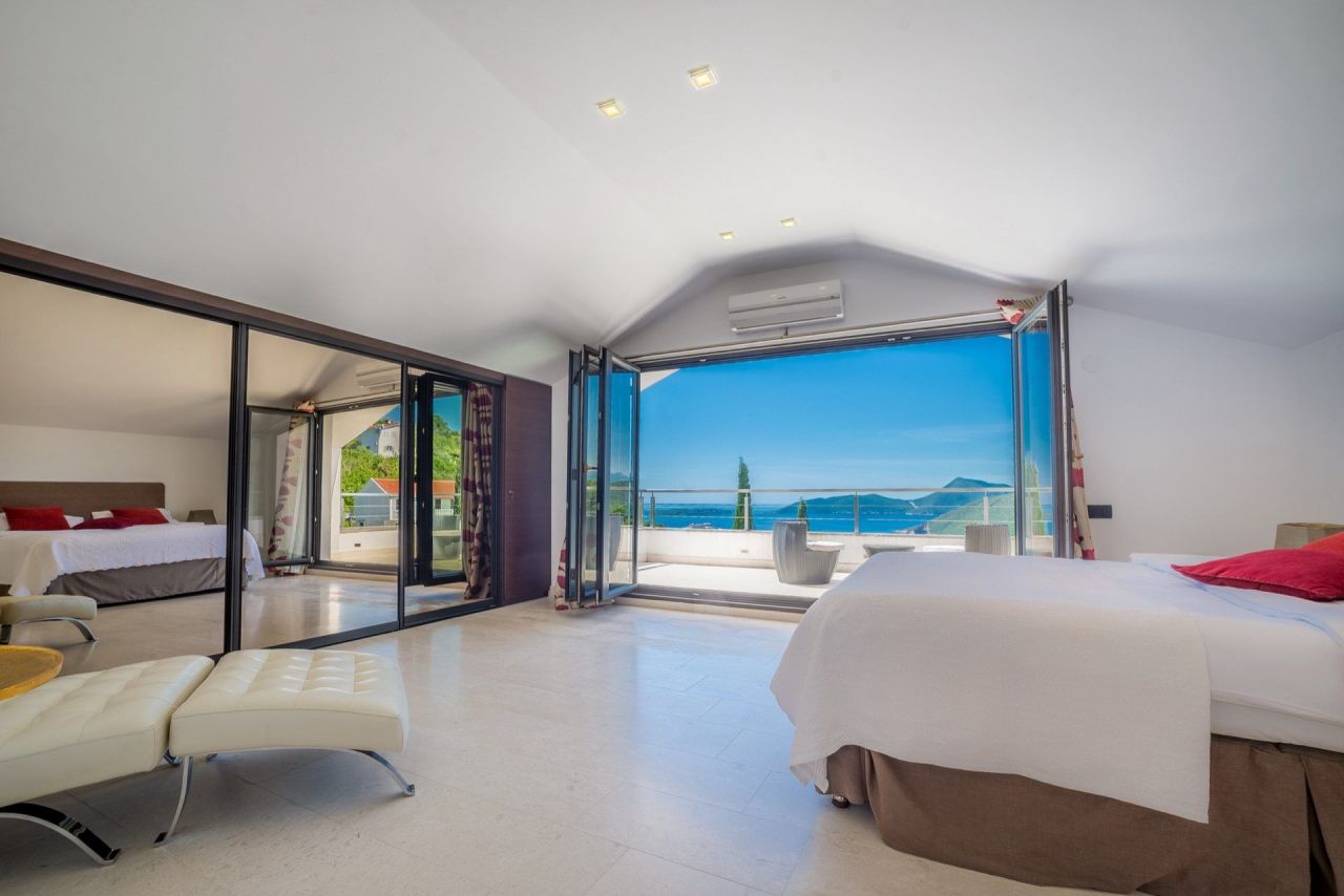 Вилла в Херцег-Нови, Черногория, 240 м² - фото 3