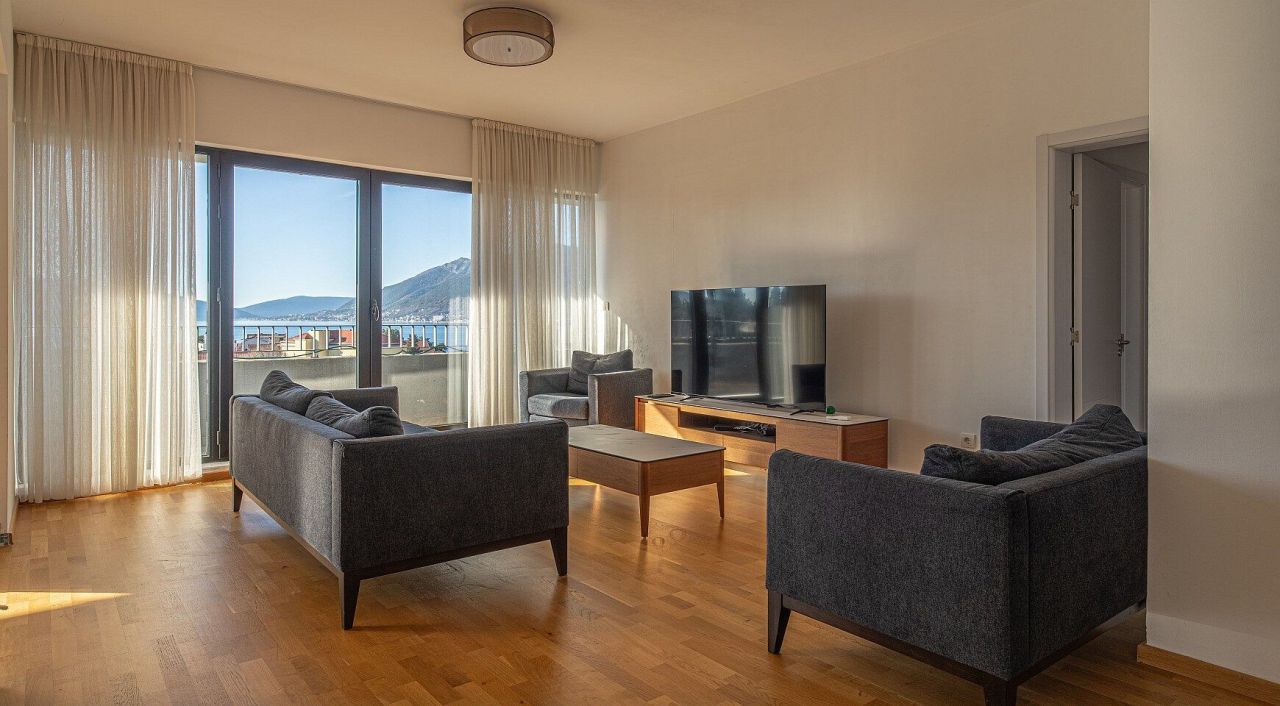 Квартира в Тивате, Черногория, 129 м² - фото 12