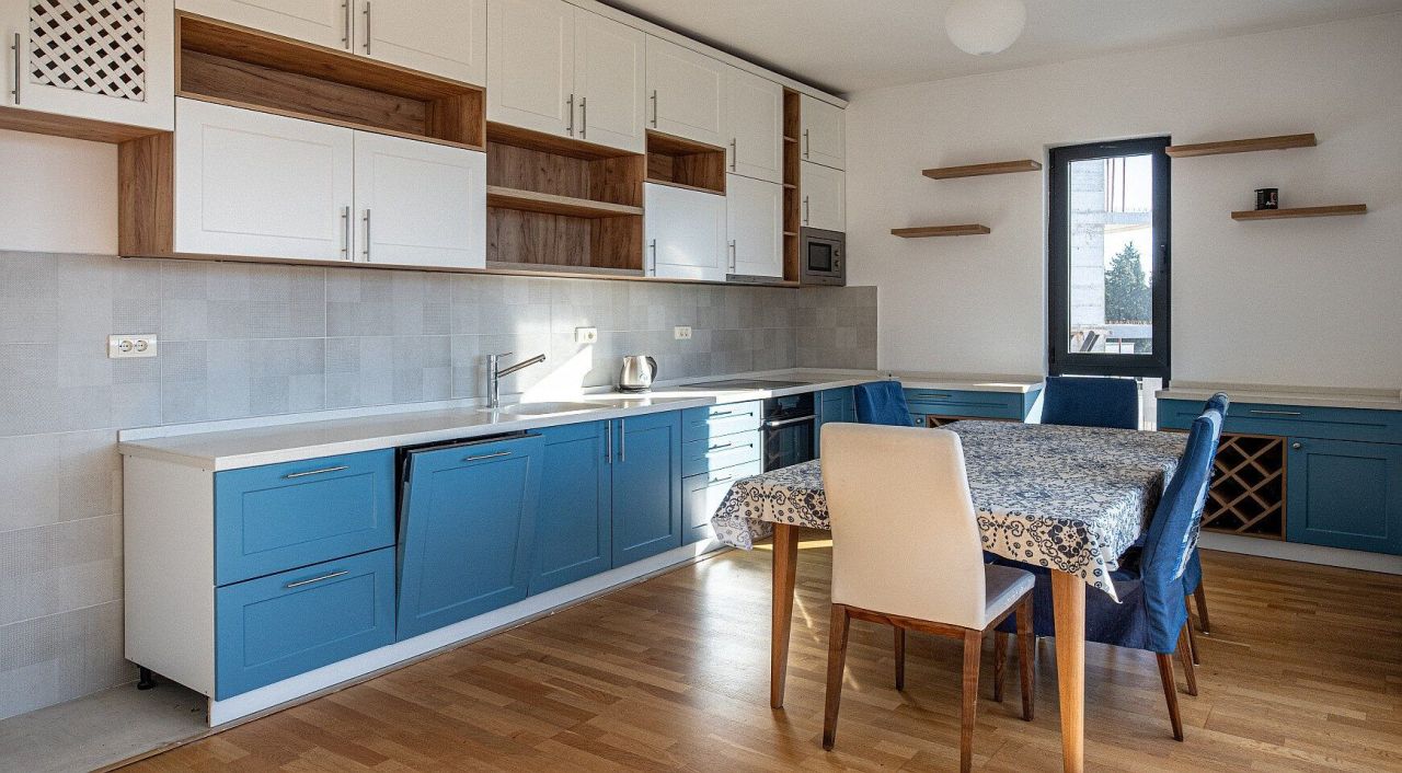 Квартира в Тивате, Черногория, 129 м² - фото 11