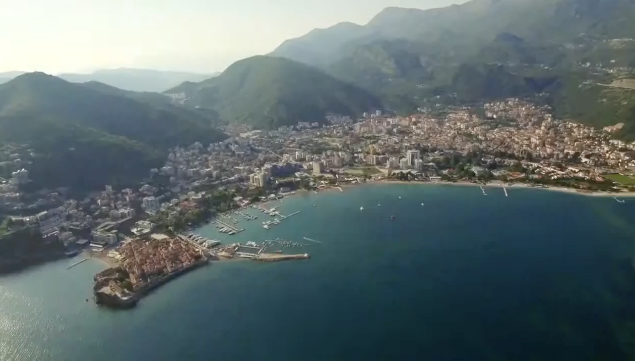 Квартира в Будве, Черногория, 84.67 м² - фото 2