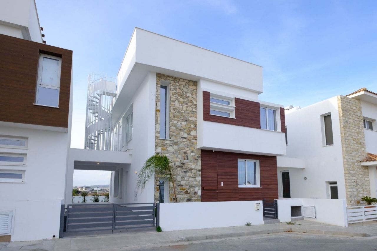 Дом в Ларнаке, Кипр, 285 м² - фото 1