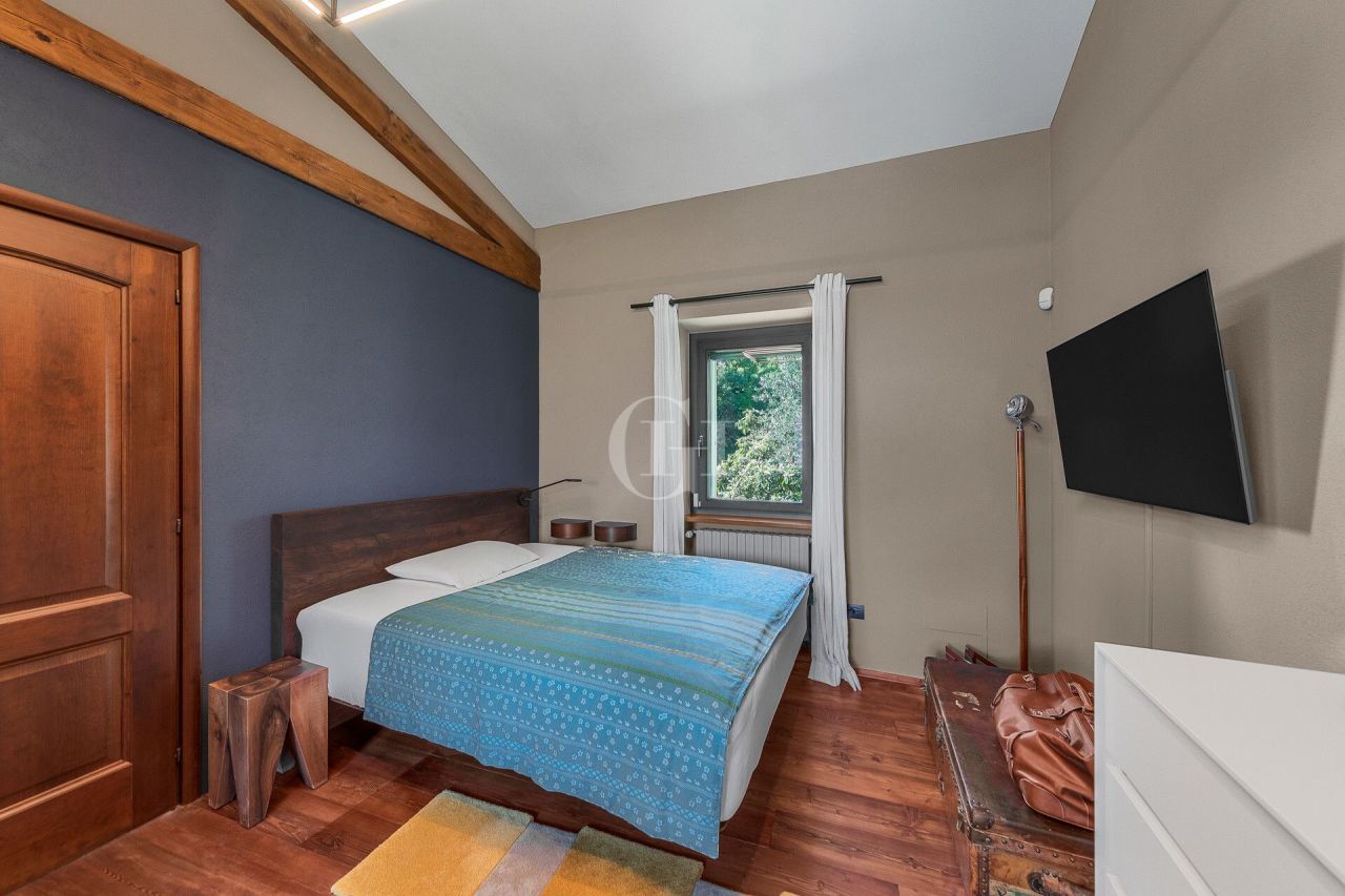 Вилла у озера Гарда, Италия, 280 м² - фото 6