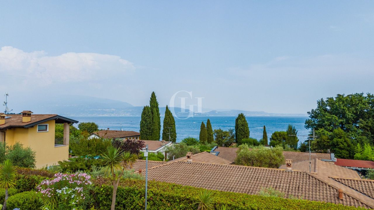 Вилла у озера Гарда, Италия, 294 м² - фото 3