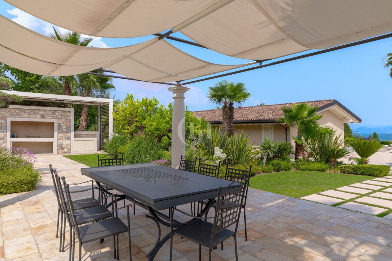 Вилла у озера Гарда, Италия, 294 м² - фото 5