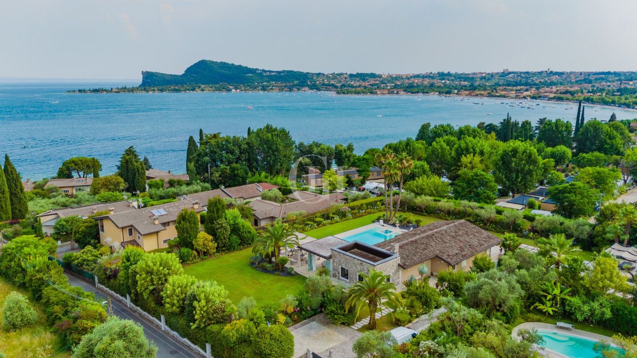 Вилла у озера Гарда, Италия, 294 м² - фото 4