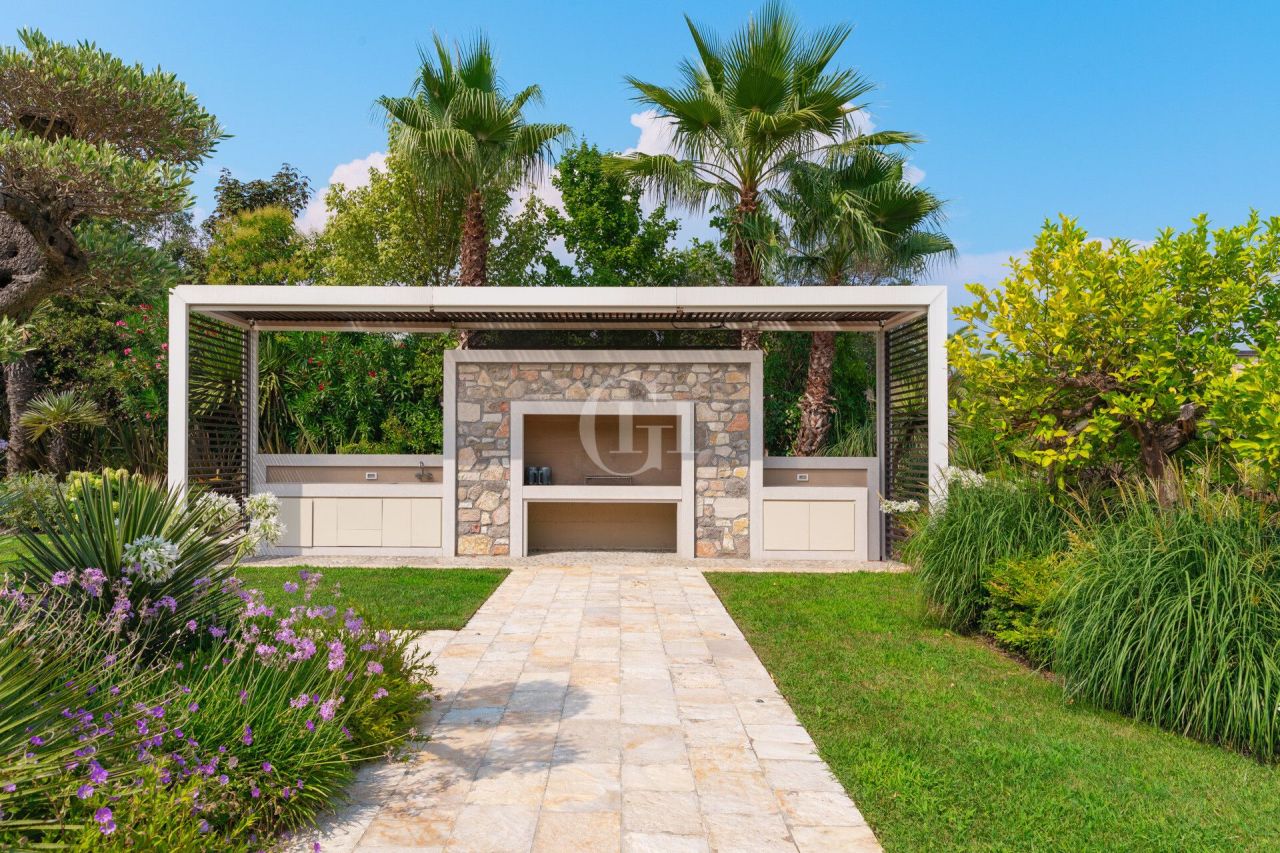 Вилла у озера Гарда, Италия, 294 м² - фото 6