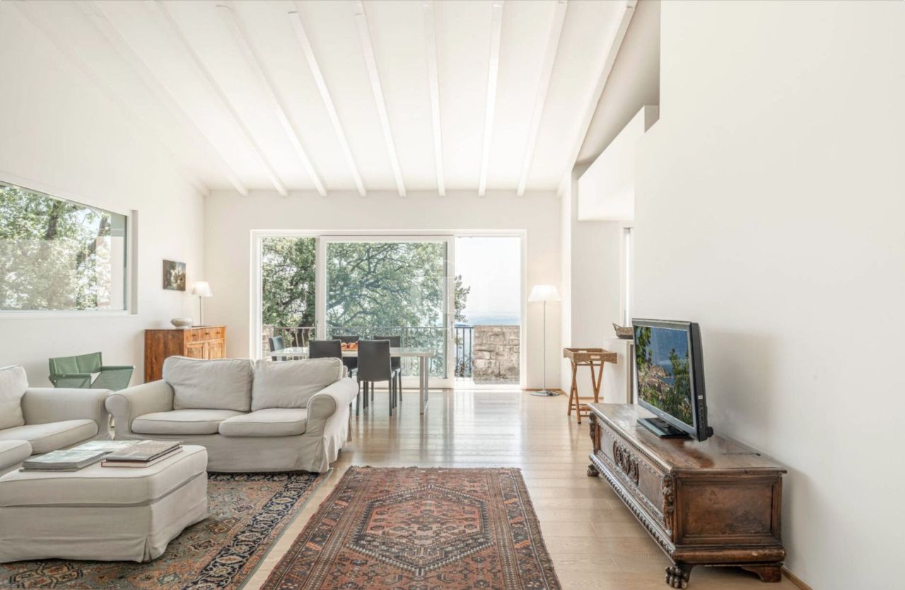 Вилла у озера Гарда, Италия, 500 м² - фото 8