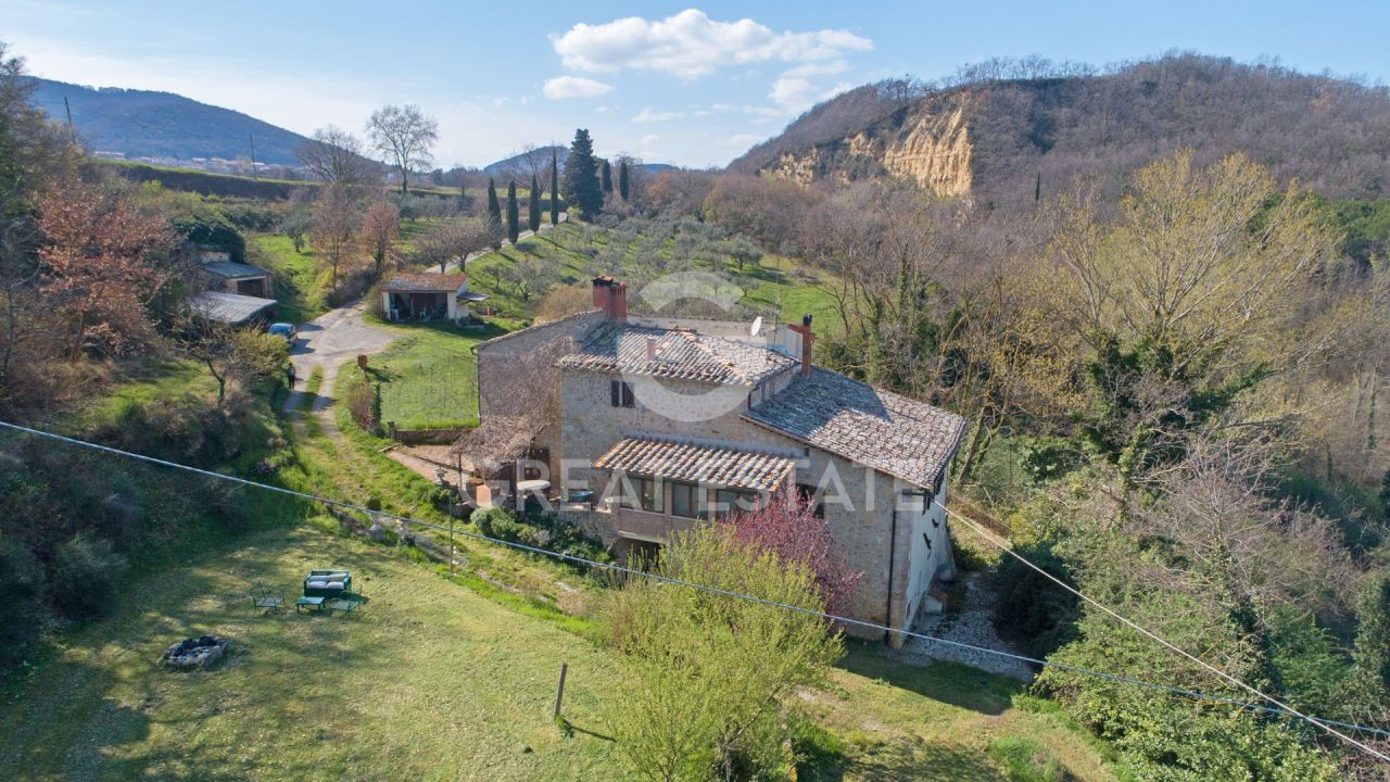 Дом в Монтепульчано, Италия, 382.9 м² - фото 2