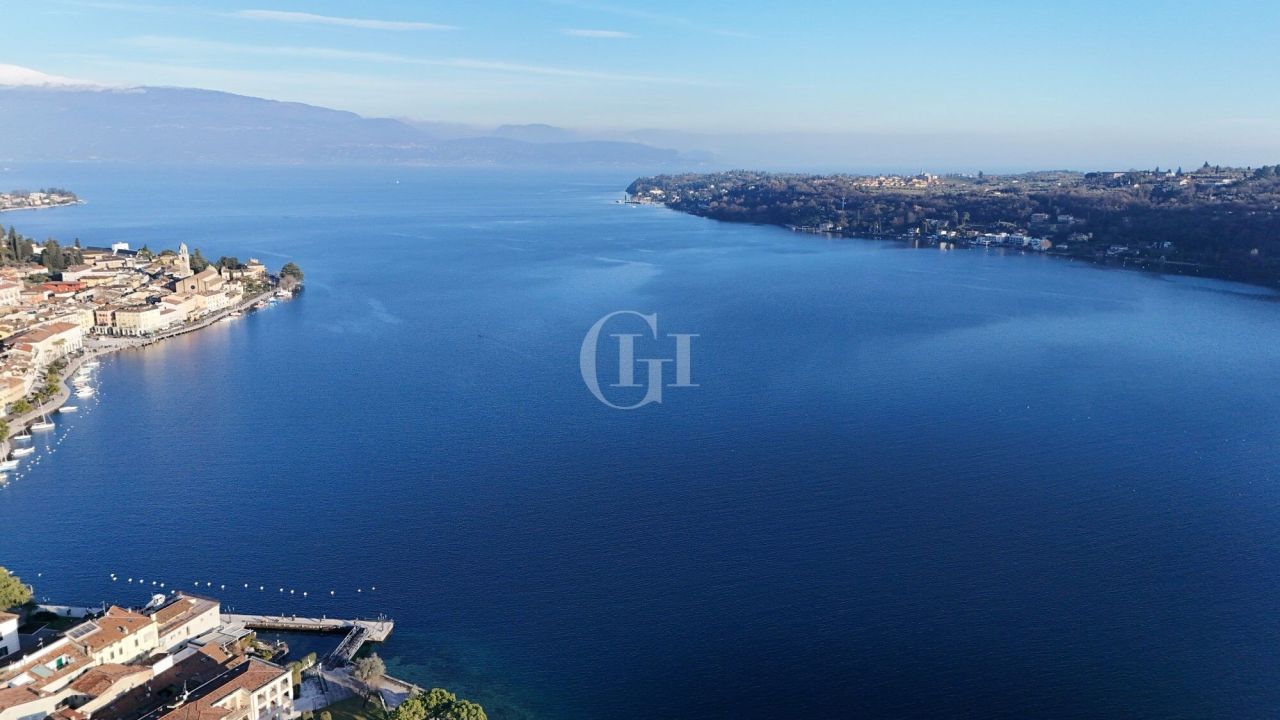 Вилла у озера Гарда, Италия, 490 м² - фото 11