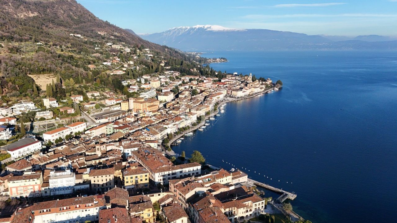 Вилла у озера Гарда, Италия, 490 м² - фото 12