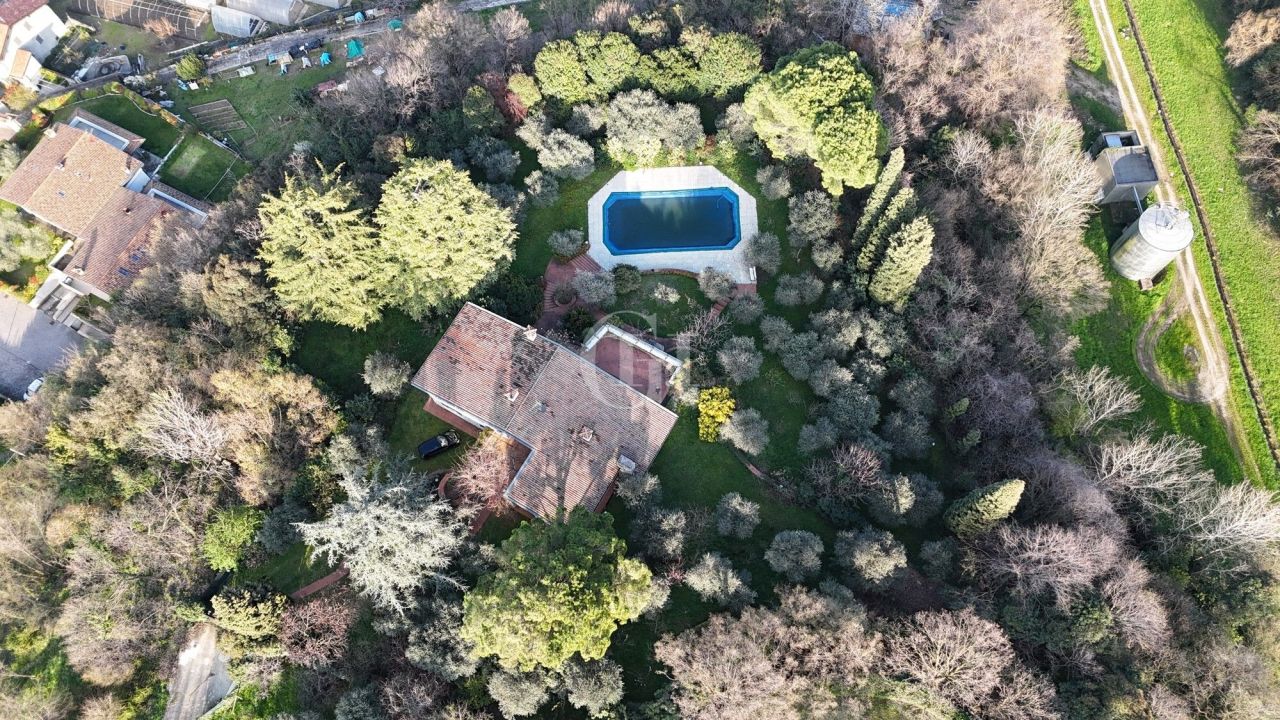 Вилла у озера Гарда, Италия, 490 м² - фото 10