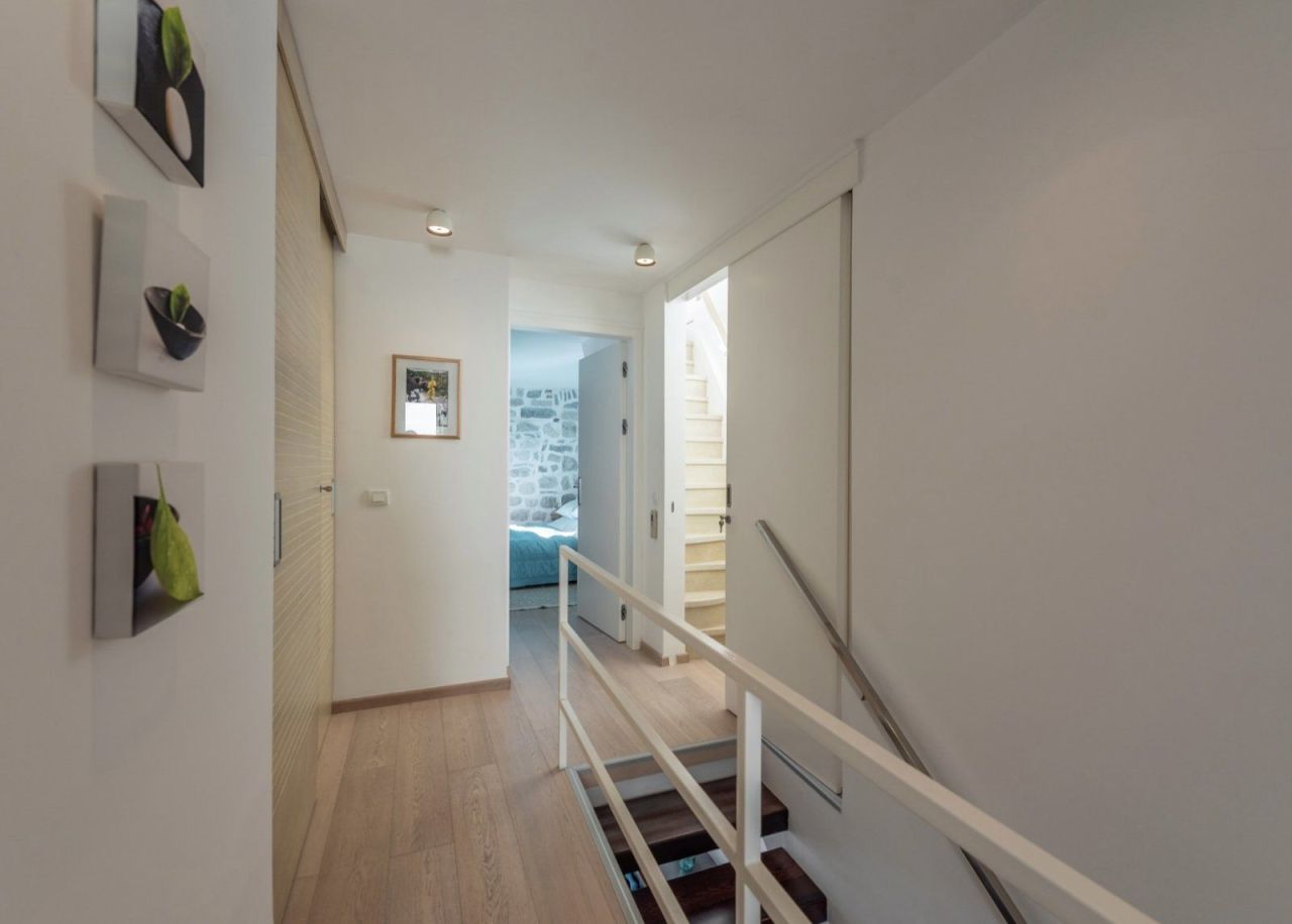 Дом в Доброте, Черногория, 232 м² - фото 8