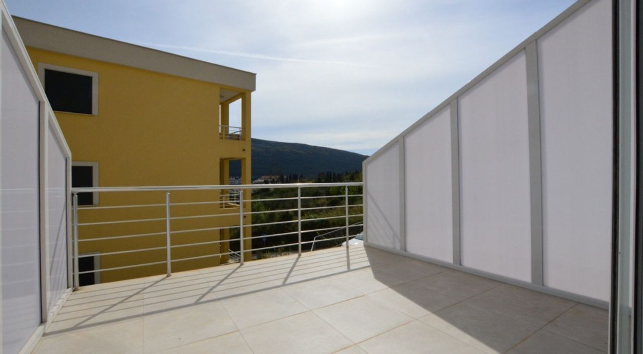 Квартира в Дженовичах, Черногория, 54 м² - фото 3