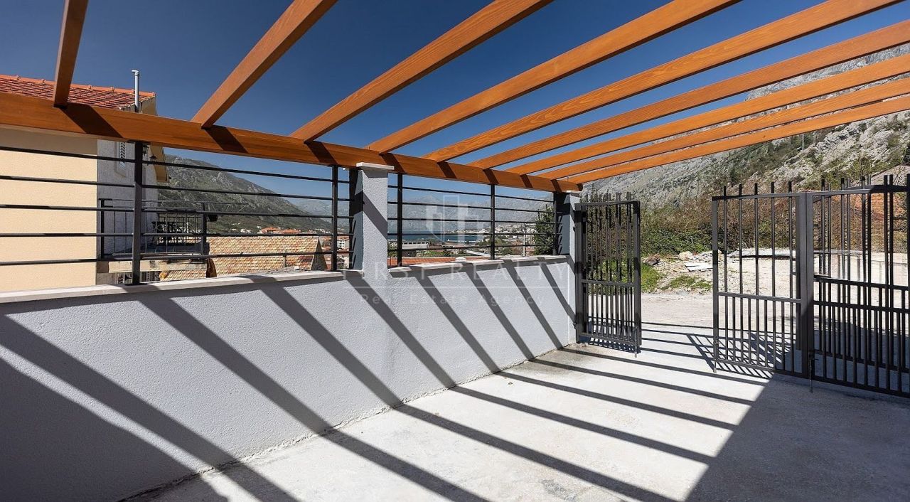 Дом в Шкальяри, Черногория, 160 м² - фото 13