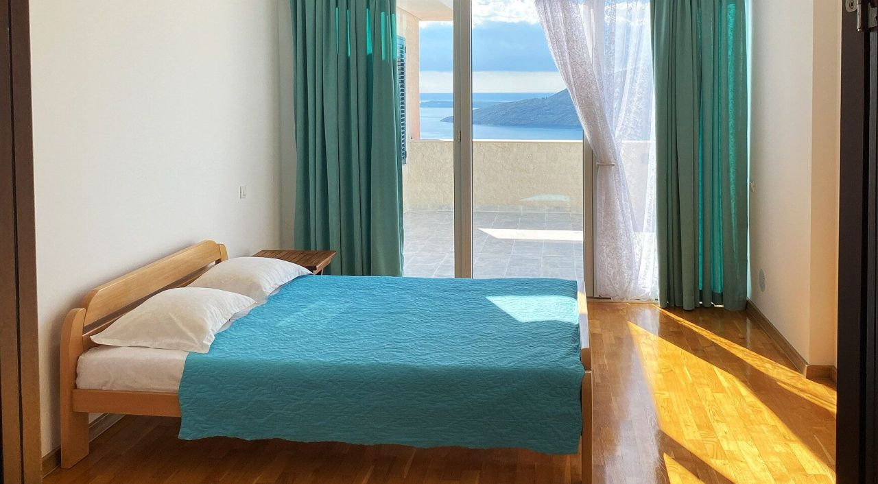 Квартира в Херцег-Нови, Черногория, 132 м² - фото 10