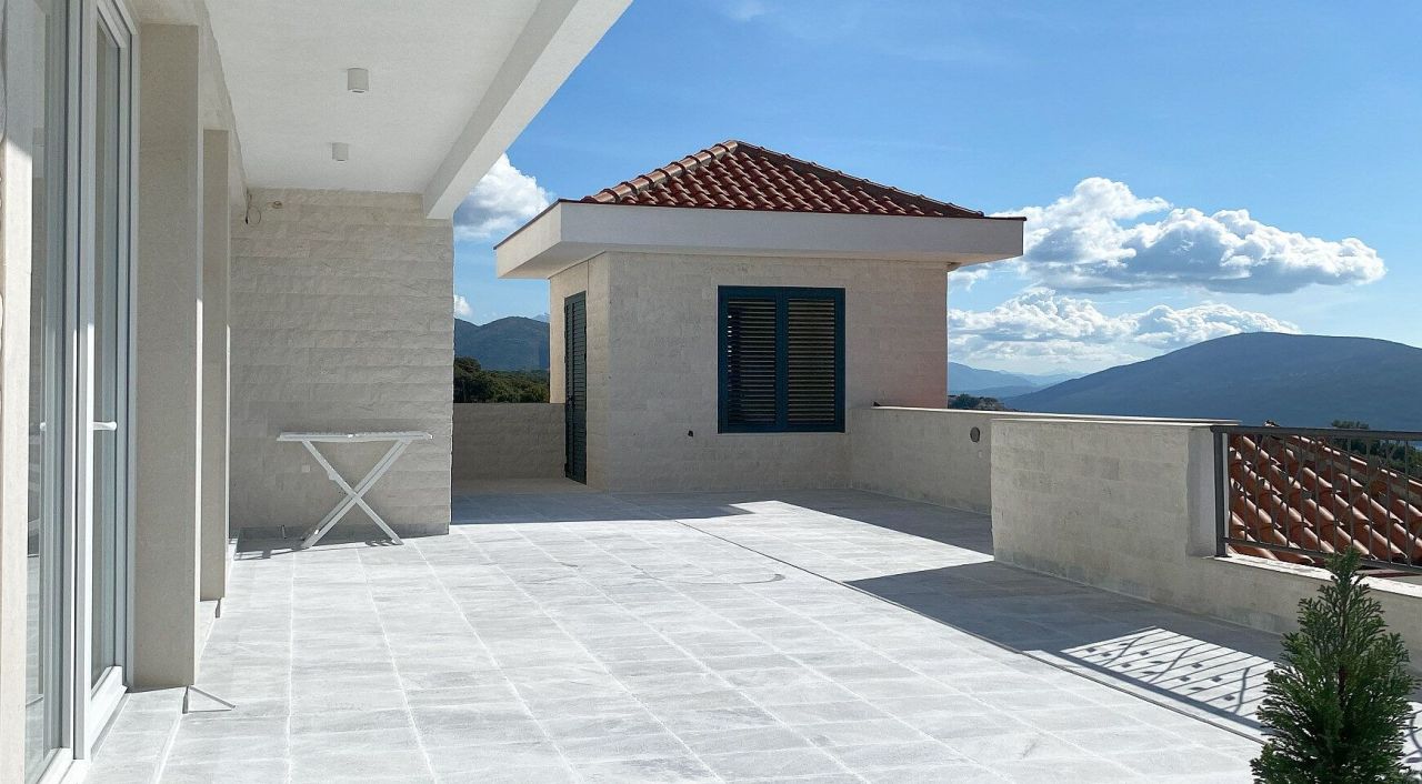 Квартира в Херцег-Нови, Черногория, 132 м² - фото 8