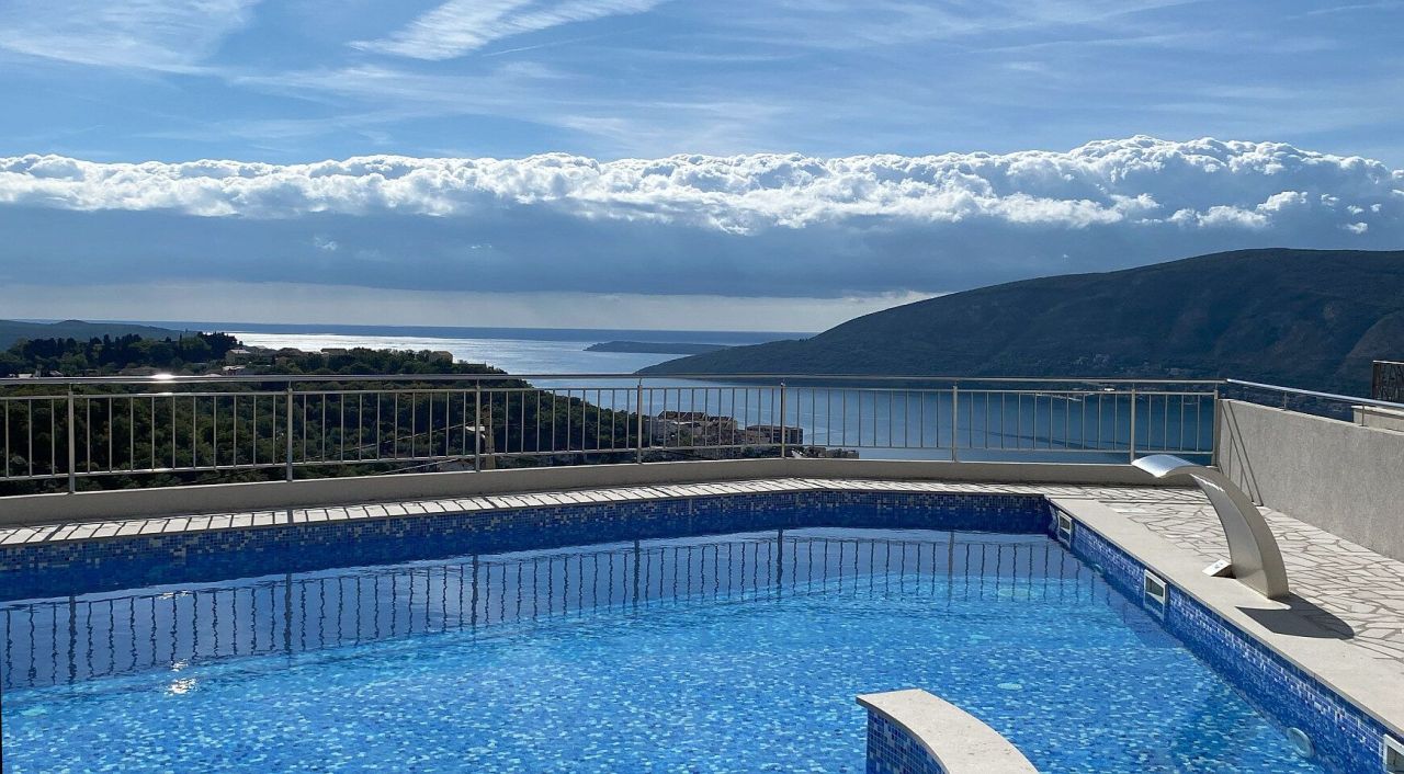 Квартира в Херцег-Нови, Черногория, 132 м² - фото 6