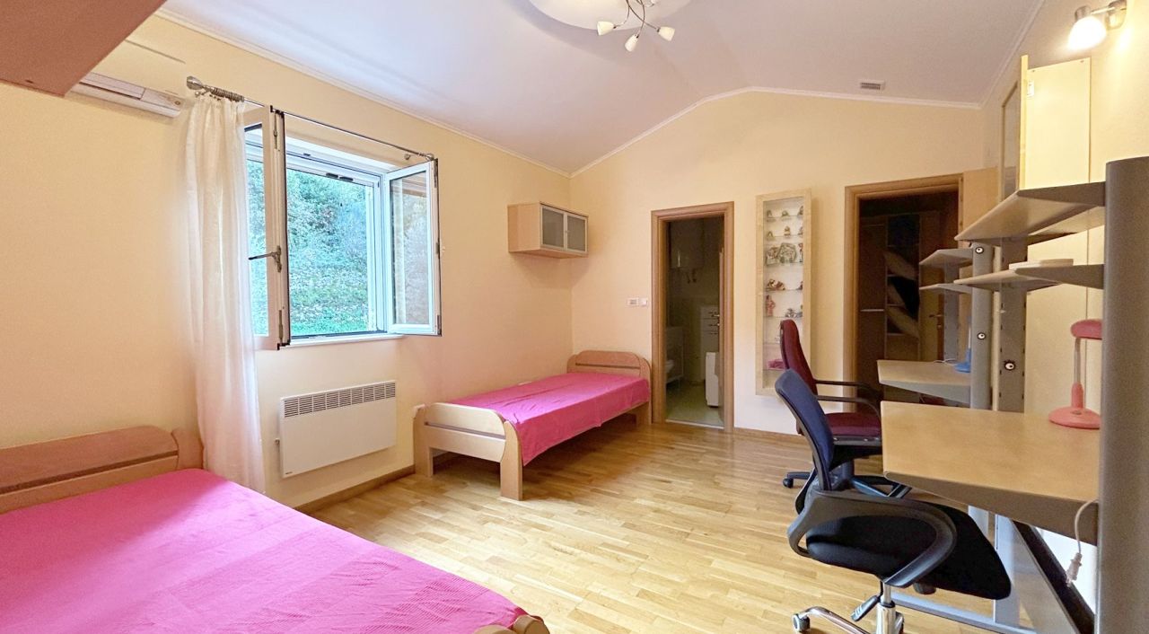 Дом в Прчани, Черногория, 300 м² - фото 7