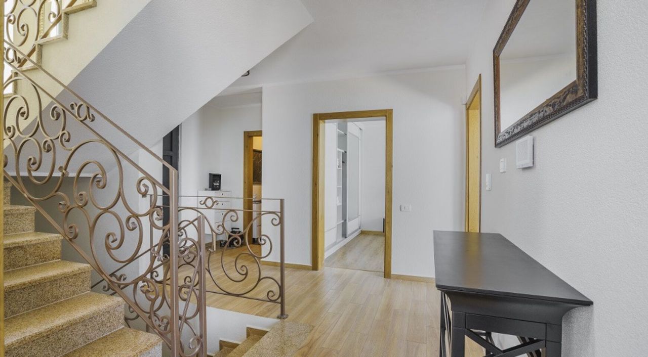 Вилла в Крашичах, Черногория, 450 м² - фото 6