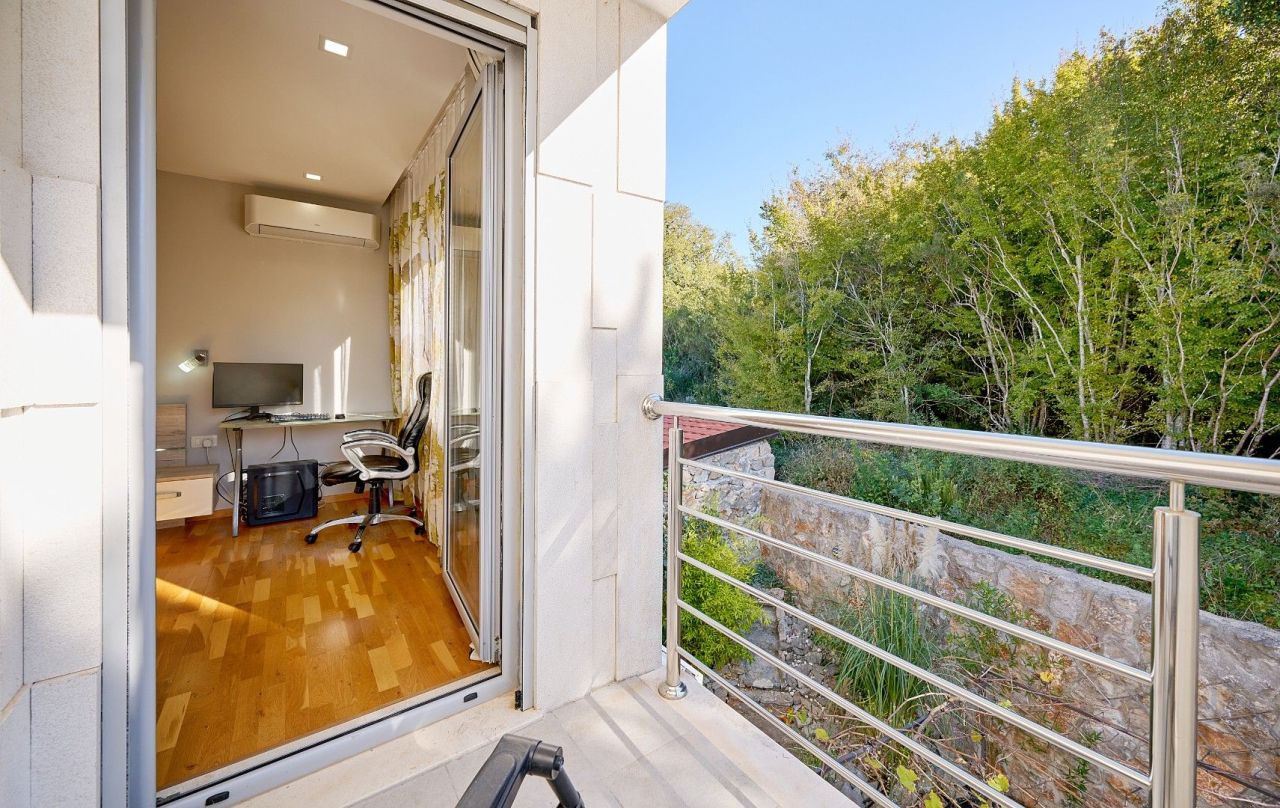 Дом в Кримовице, Черногория, 200 м² - фото 12