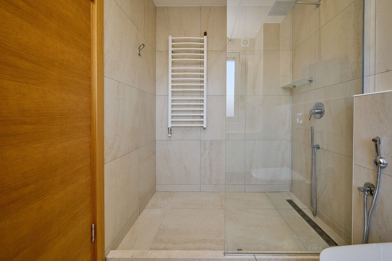 Дом в Кримовице, Черногория, 200 м² - фото 15