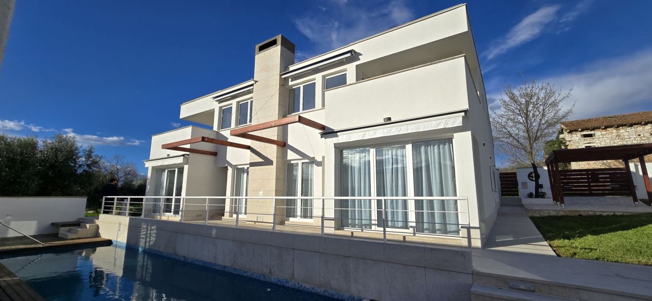 Вилла в Порече, Хорватия, 400 м² - фото 1