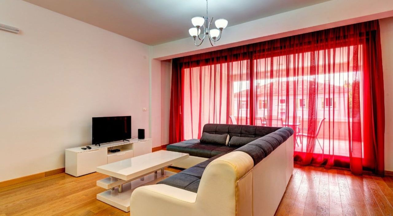 Квартира в Тивате, Черногория, 78 м² - фото 2