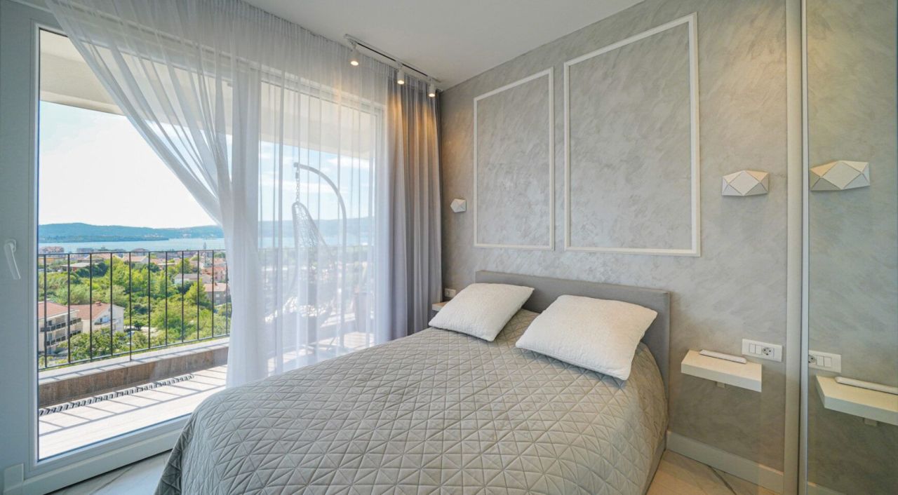 Квартира в Тивате, Черногория, 66 м² - фото 8