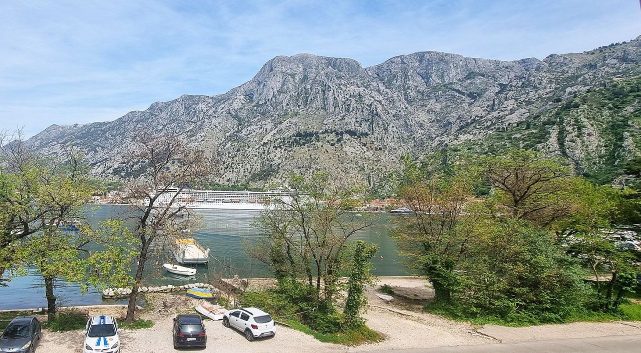 Квартира в Которе, Черногория, 115 м² - фото 11