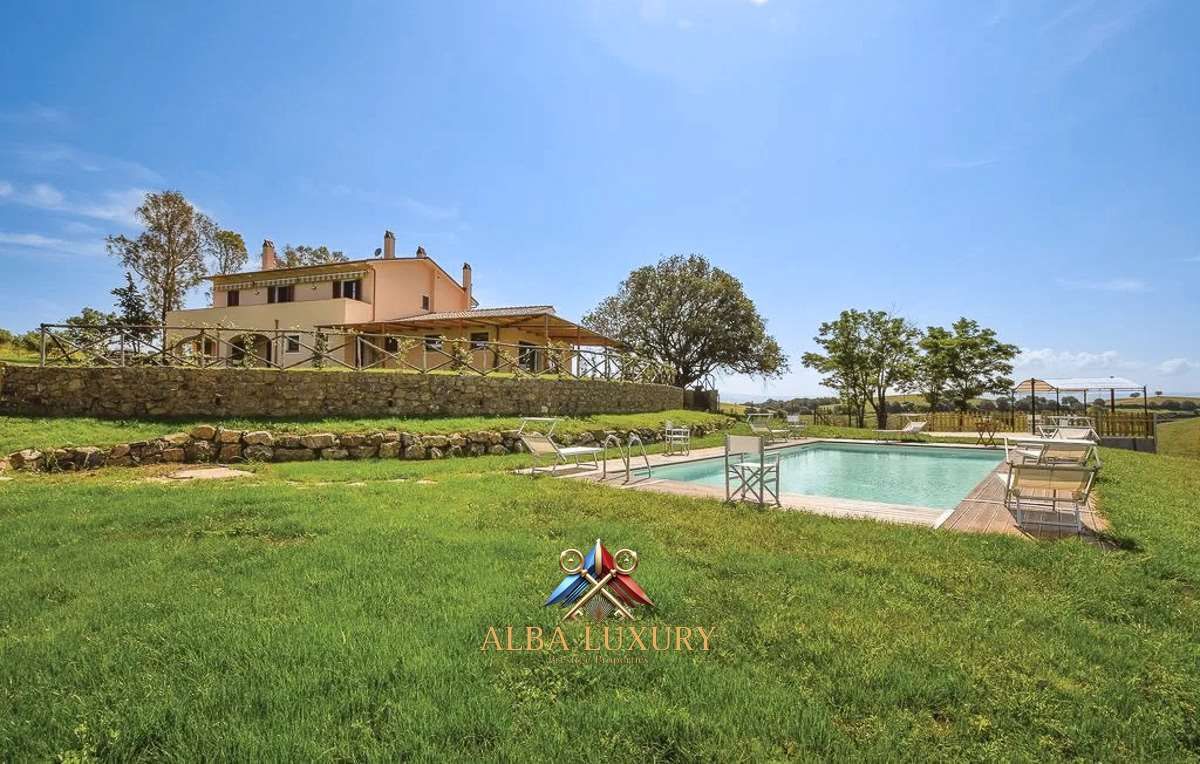 Вилла Strada Comunale Castello, Италия, 340 м² - фото 1