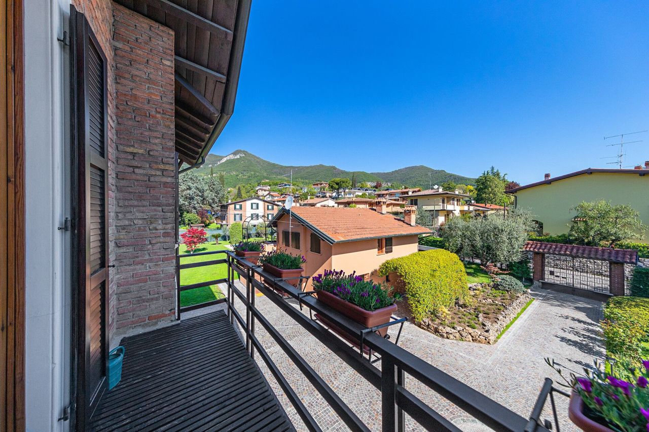 Вилла у озера Гарда, Италия, 650 м² - фото 17