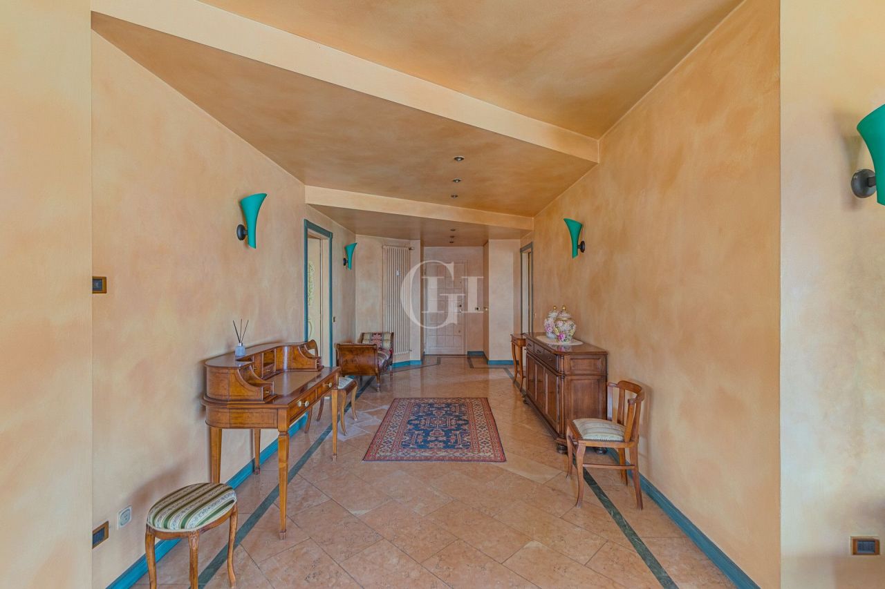 Пентхаус у озера Гарда, Италия, 171 м² - фото 14