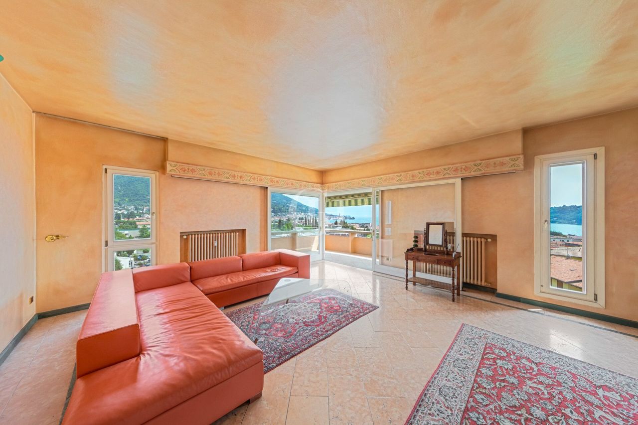 Пентхаус у озера Гарда, Италия, 171 м² - фото 1