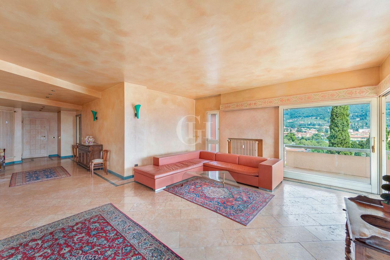 Пентхаус у озера Гарда, Италия, 171 м² - фото 2