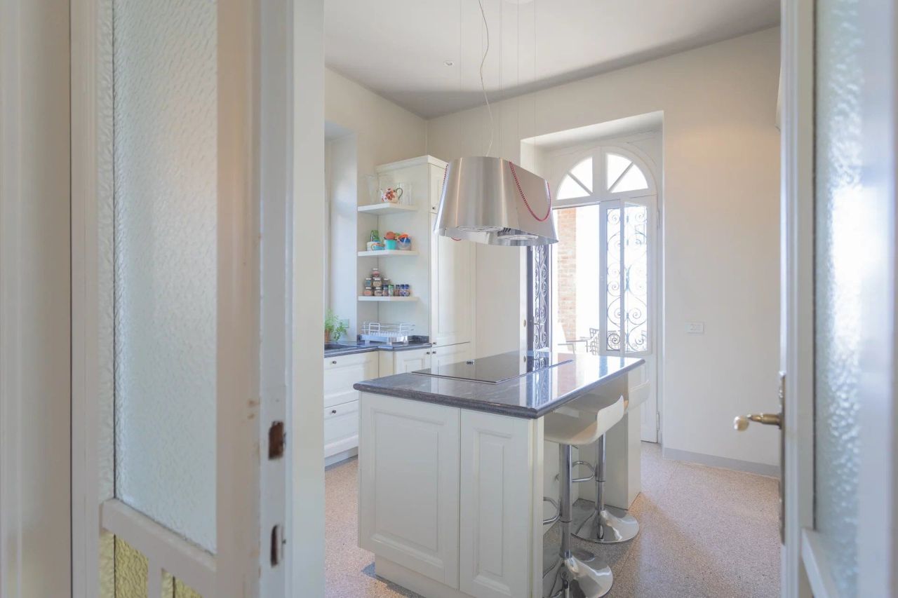 Вилла в Стрезе, Италия, 500 м² - фото 4